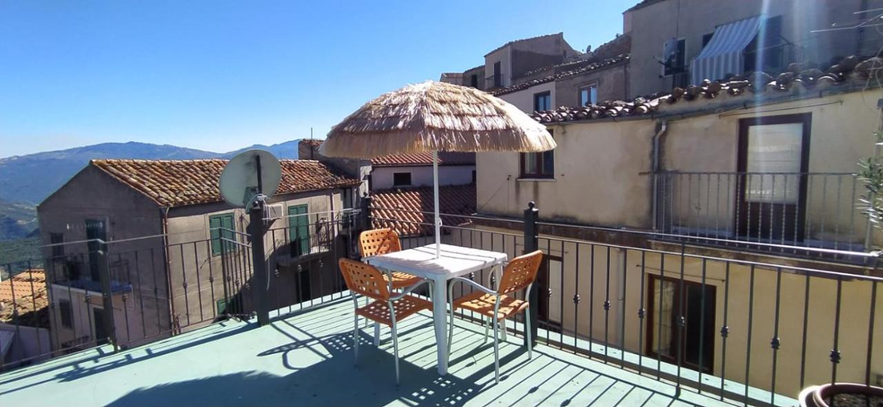 Maria Banana Guest House Полина Екстериор снимка